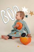Load image into Gallery viewer, Limited Edition “Boo“ Lätzchen – Happy Halloween
