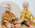 Bild in Galerie-Betrachter laden, LIMITED EDITION “Boo“ Lätzchen – Leo Mustard
